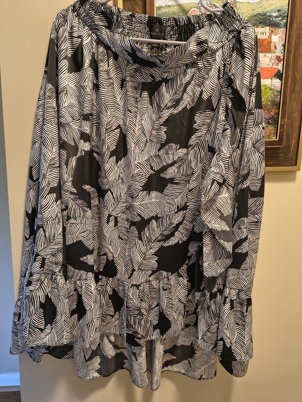 Worthington Black and White Leaf-Print Tunic Blouse
